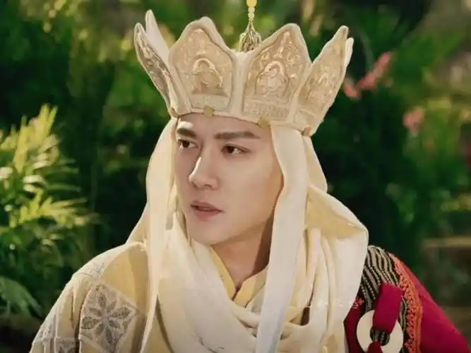 前几天还是好爸爸,这几天就被曝夜会两女,冯绍峰还真是一刻不闲