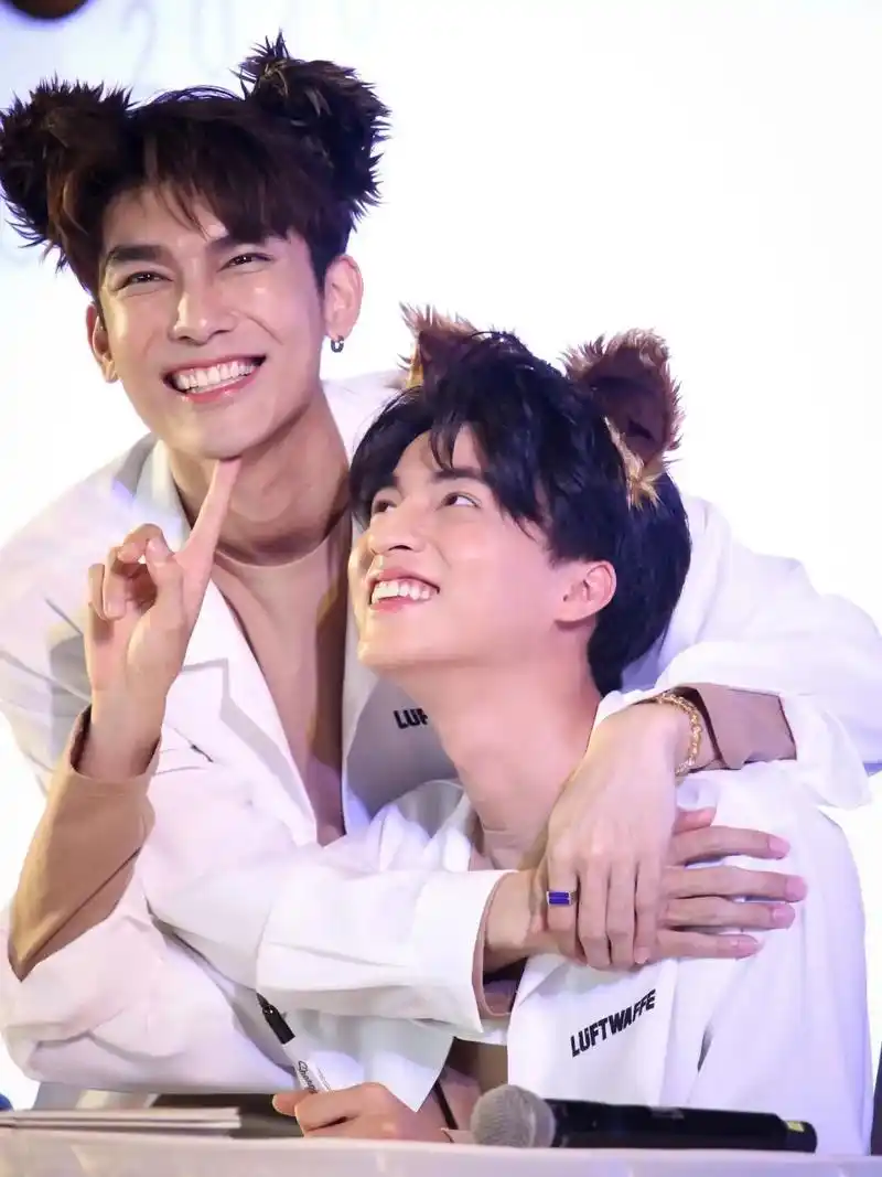 以前的你多开心啊! 9696@mewsuppasit缪苏帕  - 抖音