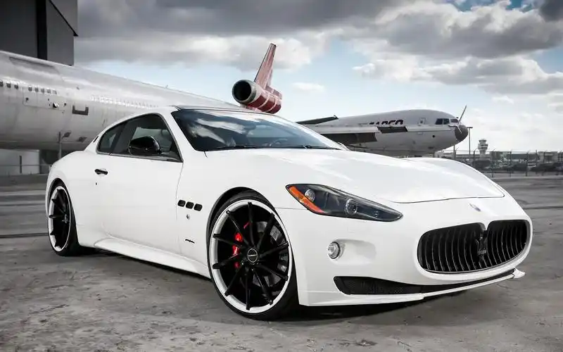 玛莎拉蒂白色超级跑车壁纸1920x1200分辨率查看