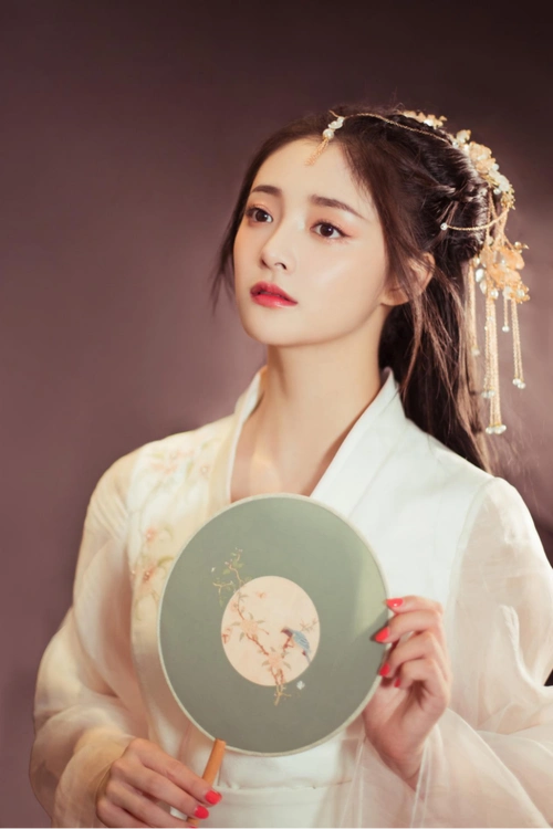 超美女明星频繁穿汉服被赞国风女神什么理由让她们纷纷入坑