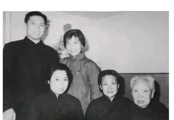 原创张作霖被害时最小的夫人才23岁他的六位夫人结局如何