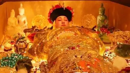慈禧下葬时,三件让人毛骨悚然的怪事,其中棺椁滴血现象至今无解