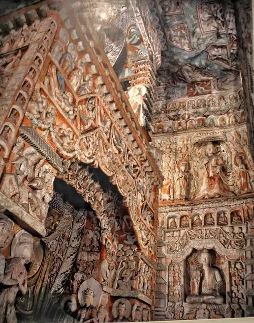 ▼ 云冈第6窟中心塔柱及东壁南侧