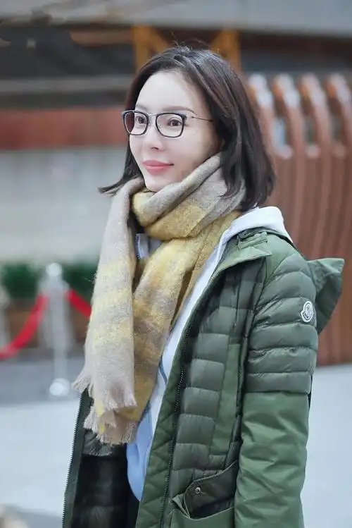 陈数素颜美的认不出皮肤白皙超水嫩感觉可以挤出水来