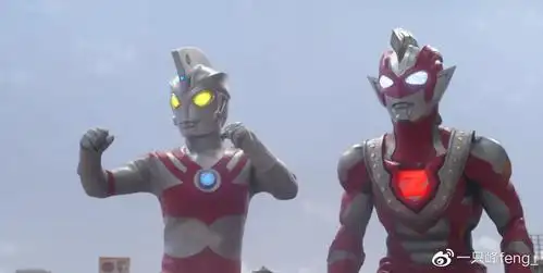 当奥特曼的儿子是种什么体验艾斯人间体的儿子从小就被同学羡慕