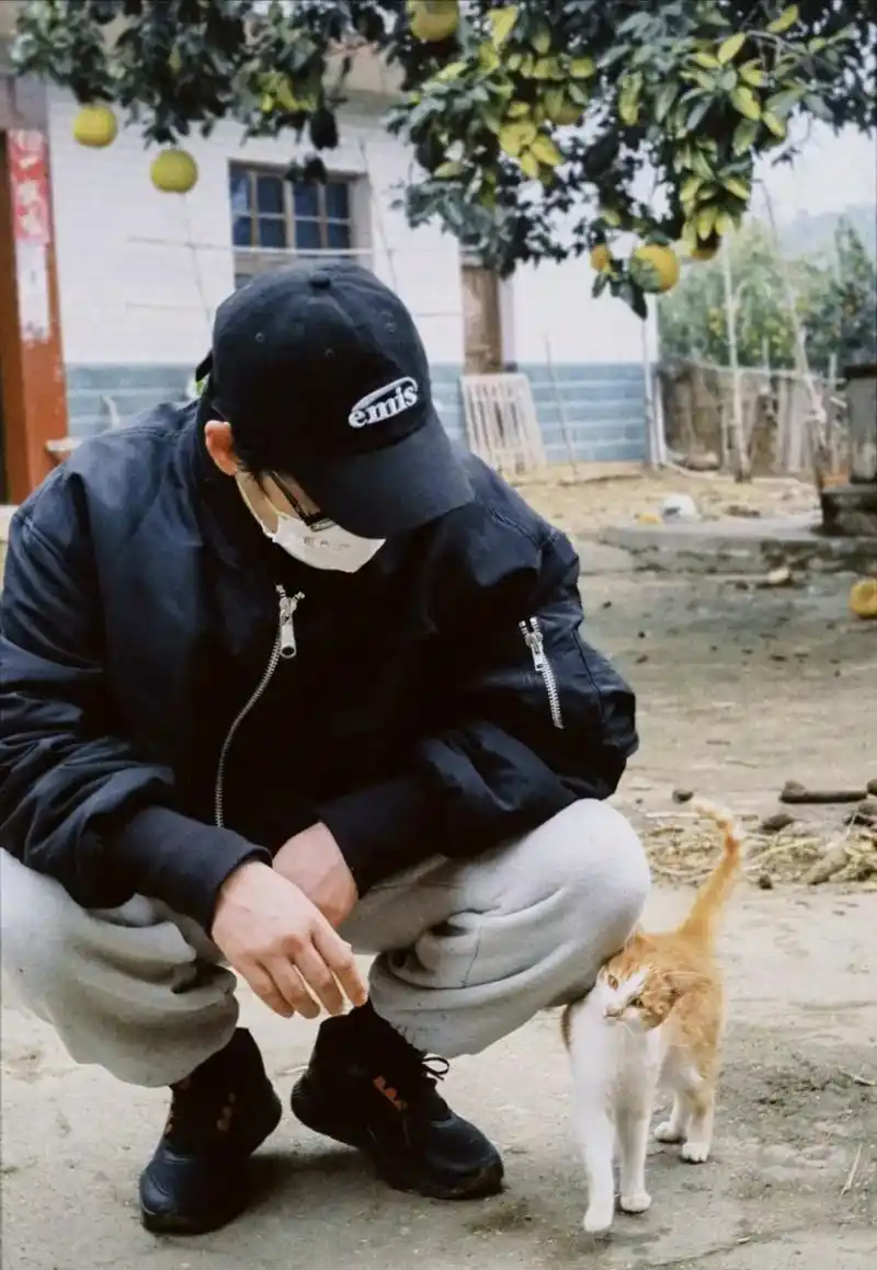 比帅照更有杀伤力#日常安利朱一龙 #女友视角 - 抖音