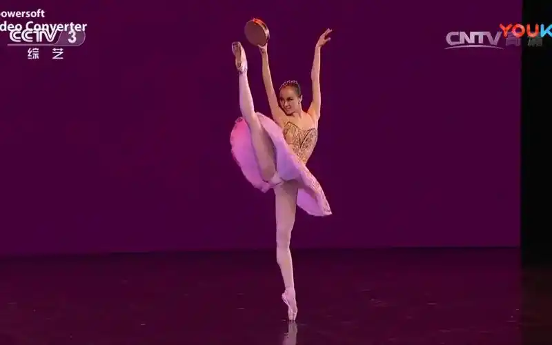 芭蕾舞《艾丝美拉达》变奏 表演者:余航