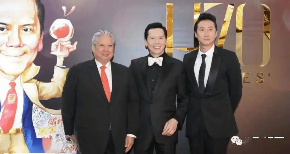 恨透周星驰,却只说不做,原因是有这位大佬的存在_向华强_电影_韩三平