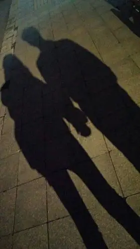 第一次在南京的玄武湖牵手看风景,幸福加激动满分一百分,身边要有个