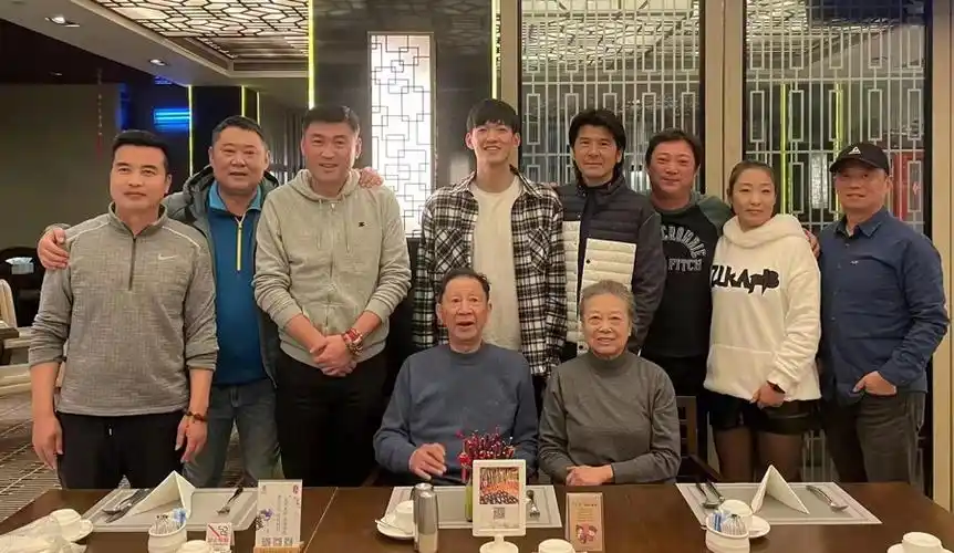 教练,还培养出刘文斌,张惠康,贾春华,王志罡,虞伟亮等一批优秀门将