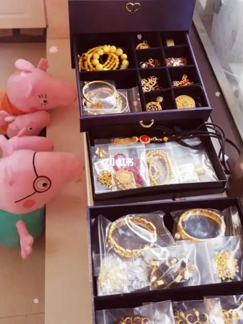 不敢晒朋友圈的自拍美图晒晒收藏黄金饰品