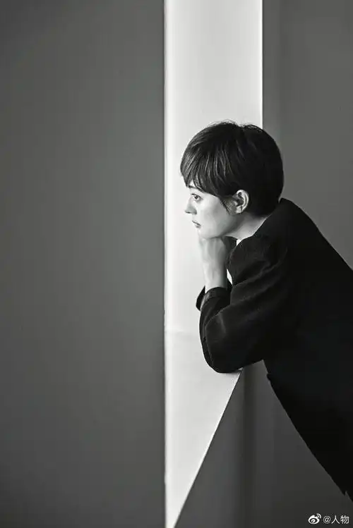 孙俪上演侧颜杀氛围感爆棚写真孙俪图片