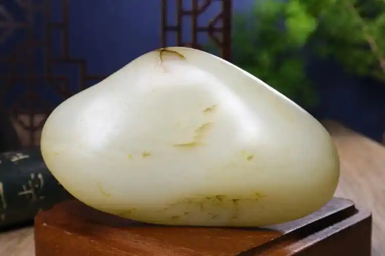 收藏级和田玉俄料原石摆件霸气十足