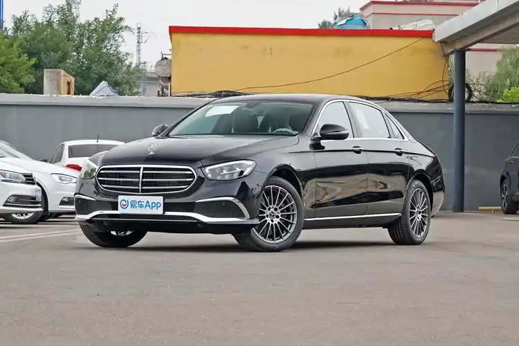 2022款 奔驰e级 改款二 e 260 l 4matic外观