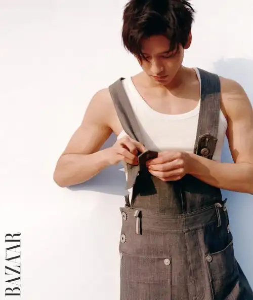 时尚芭莎五月刊封面##龚俊春日幻想芭莎大片