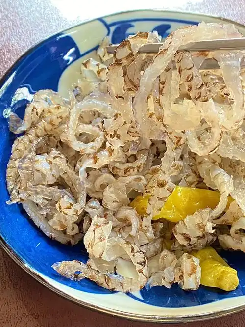 这个海底捞同款泡椒鱼皮我一次能吃一整包!