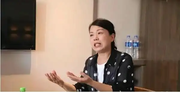 姚策案后续:奇奇摸着许敏的脸说奶奶脸软,网友:奶奶很善良|郭威|陆犯