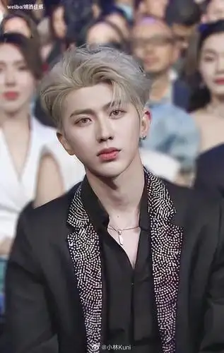 蔡徐坤眼神登上网络热搜了,咋啦?