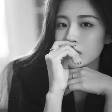 黑白御姐头像高清 女生头像图片大全 -【爱个性】