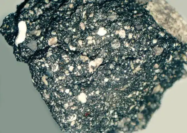 全球98块月球陨石图片陨石收藏