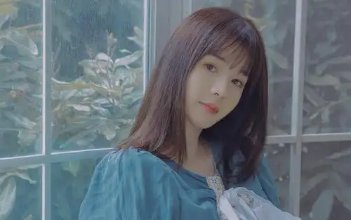 清新淡雅气质美女波西米亚风长裙写真