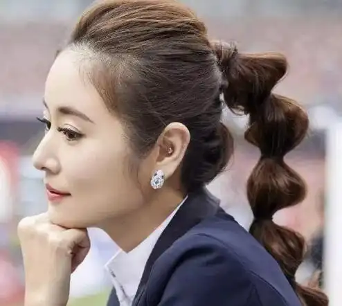 高马尾葫芦辫子怎么扎 高马尾葫芦辫扎法图解