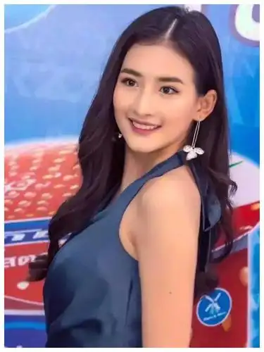 这位缅甸超模火了身材不输林志玲笑起来像谢娜亲和力满分