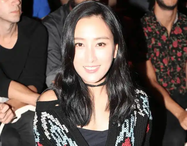 部分参考资料:《金星脱口秀》|马苏专访《非常静距离》|马苏的美丽