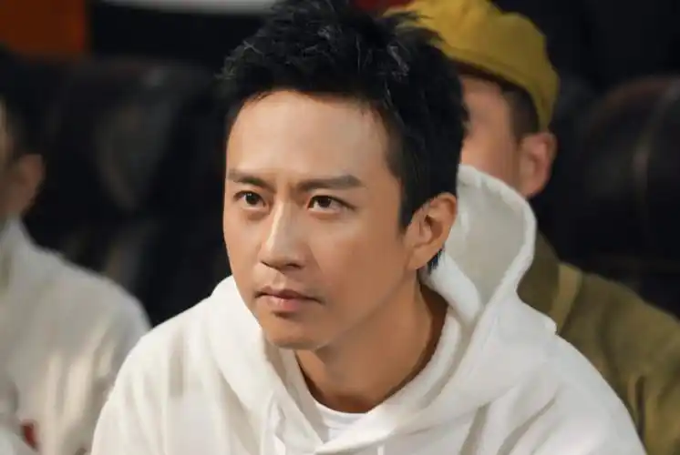 原创邓超晒妈妈亲手织的毛衣网友直呼母爱满满超哥太幸福了