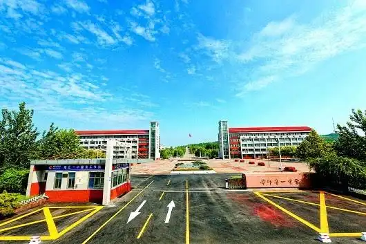 章丘一中新校区正式启用
