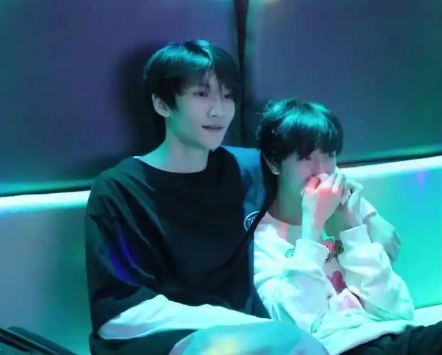 tf家族三代 #余宇涵 #童禹坤 到现在我都不敢看昨天的物料,看了几个