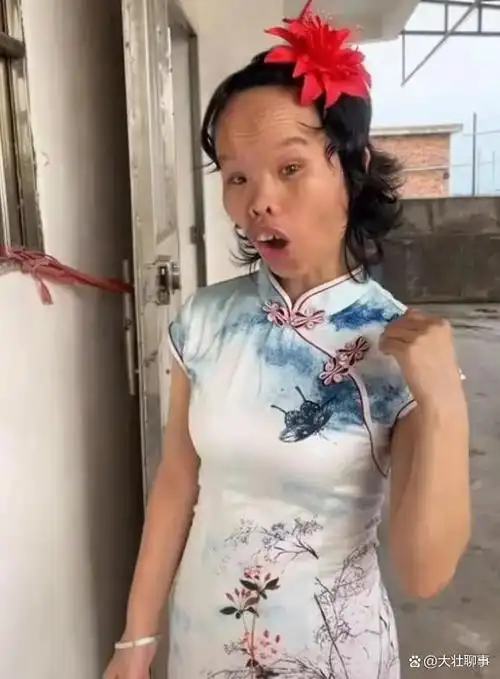 江西女子"以丑成名",被传媒公司签约,年入百万