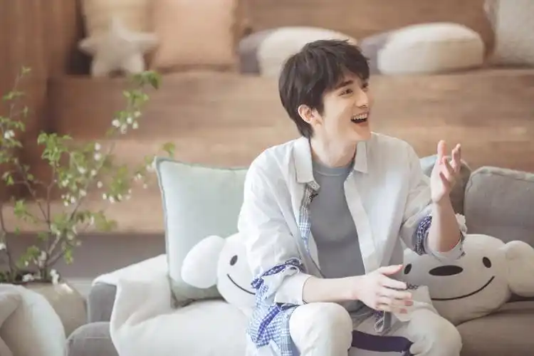 《朋友请听好》张新成银丝眼镜斯文迷人