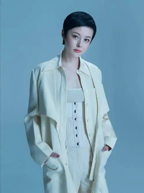 刘一含《天下长河》饰演"靳夫人" 十载隐忍心酸引观众感动共鸣_靳辅