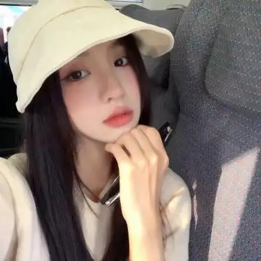 戴帽子气质优雅女生真人头像图片