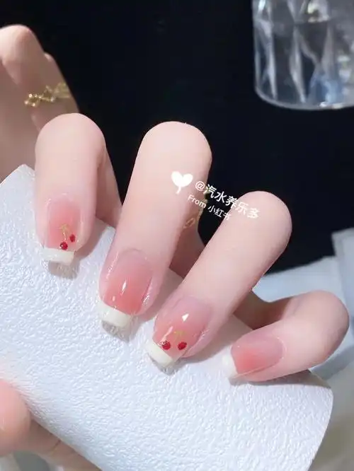 夏日可爱腮红小樱桃法式美甲