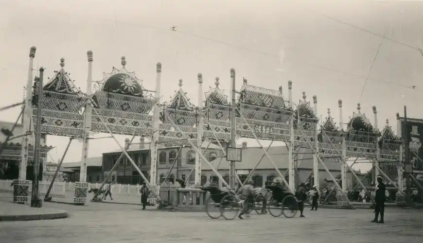 中国历史上第一张大学文凭由谁获得他后来怎么样了