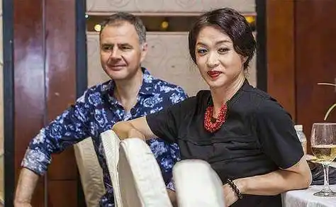 28岁时金星释放自我"变身"后,跟前妻好聚好散,后来她们怎样了_波林