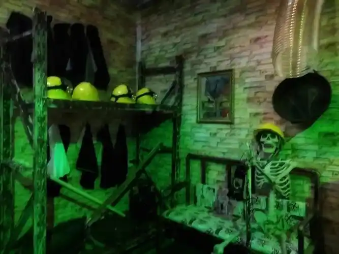 我被骗了看了自己拍的这些鬼屋图哭着写下这篇文章