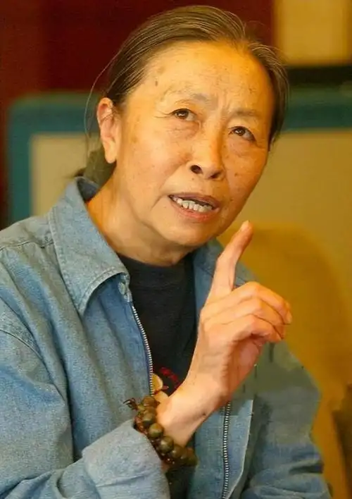 张少华是演艺界的著名演员,他参与了《大宅门》,《秘密》,《常回家