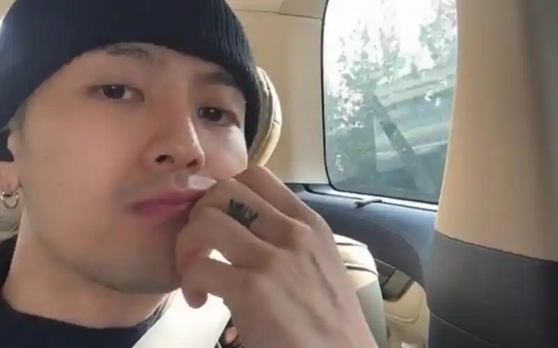 【王嘉尔】你在做什么呢?