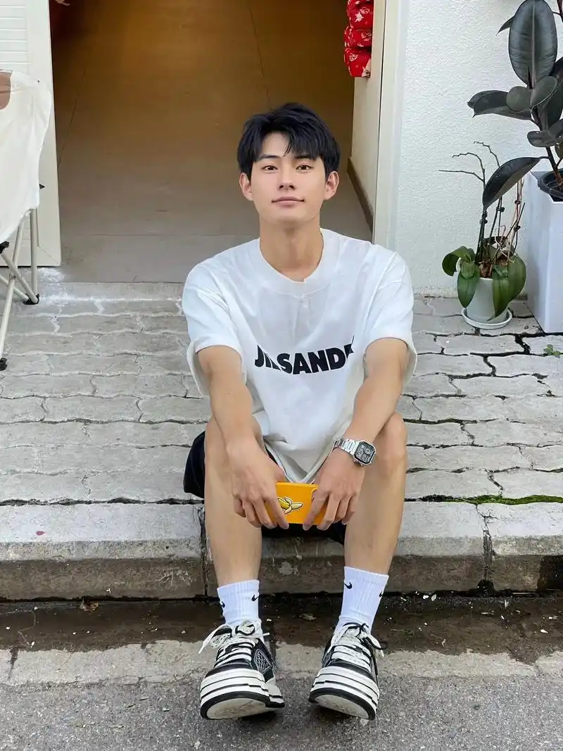 只是一只小心翼翼的小狗呀#奶狗 #小奶狗男友 #清纯男高 # - 抖音