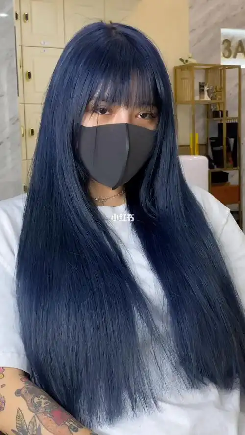 牛仔蓝发色_牛仔_染发_卷发_发型_妆容_美少女_搭配_时尚_发型