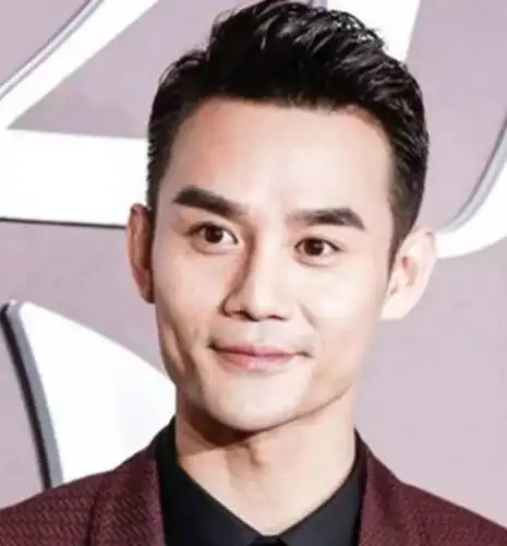 中国男裤产业网--男士发型集 男生长脸什么发型好看