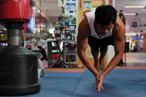 张家辉的肌肉怎么炼成的