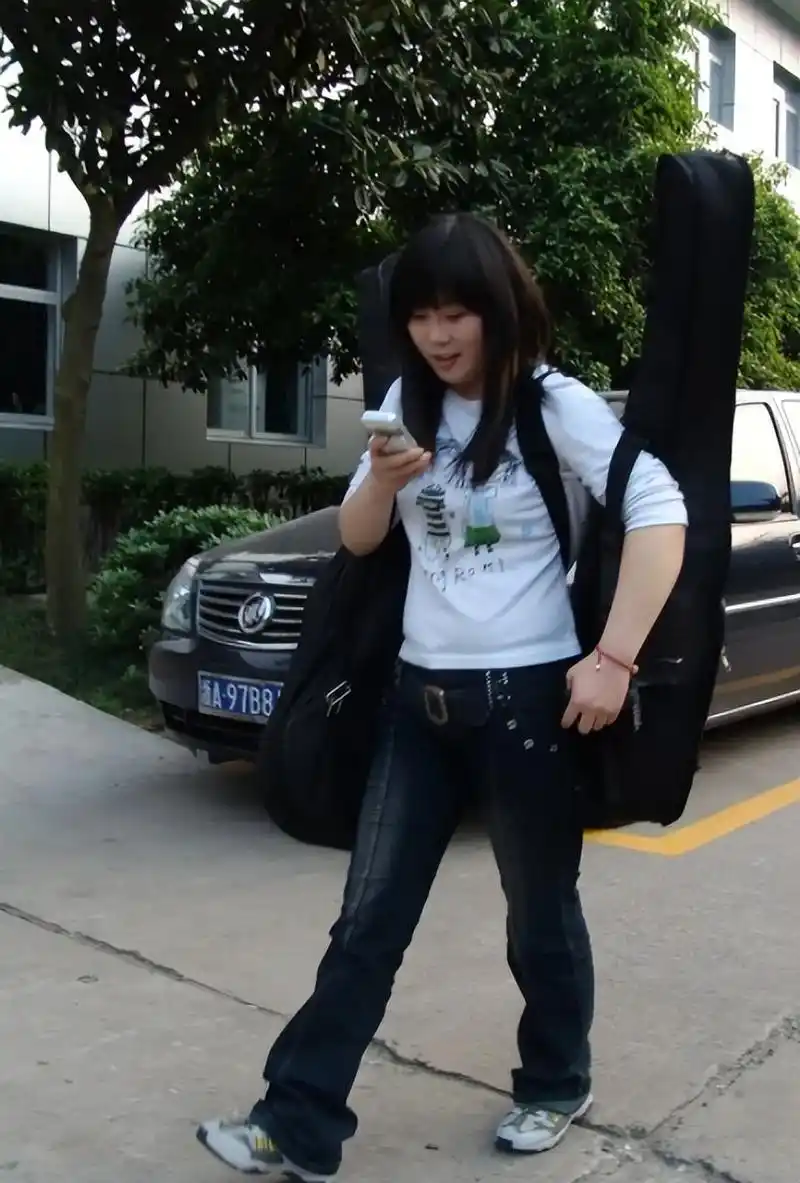 16岁辍学北漂,20岁一夜爆红的西单女孩,如今怎样了?