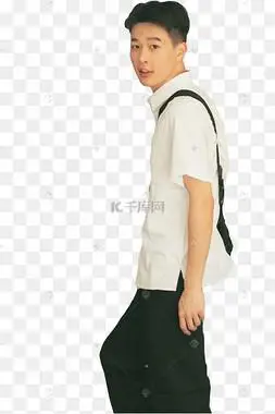 少年学生男生背包回头微笑