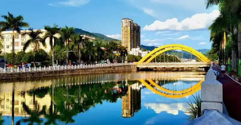 「富宁影像」镜头下的美丽县城——富宁县创建国家卫生城市图辑