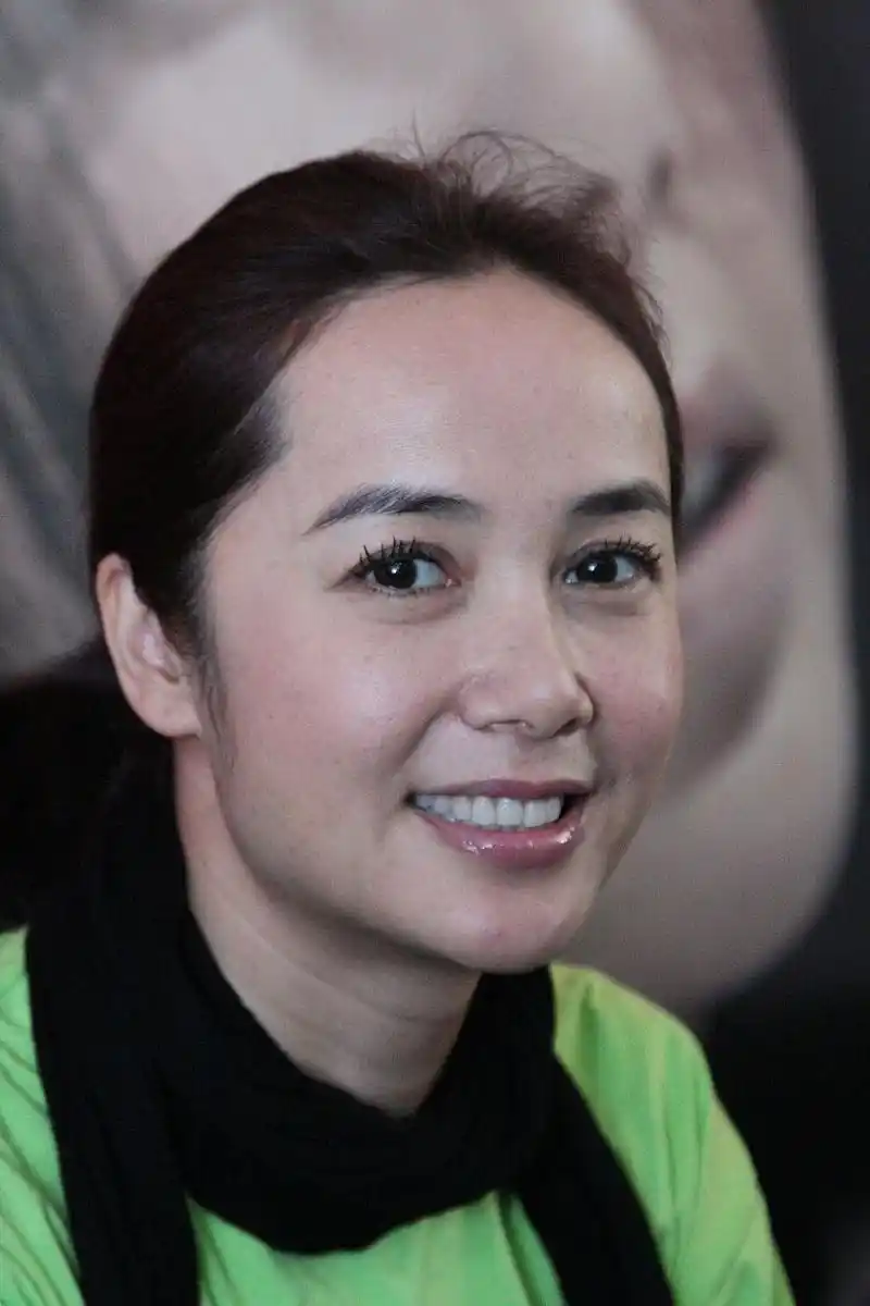 "蒋雯丽没听顾长卫的,谁知,顾长卫不久之后就和某女人传出绯闻.