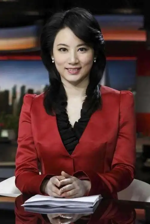 东方卫视美女主播尹红